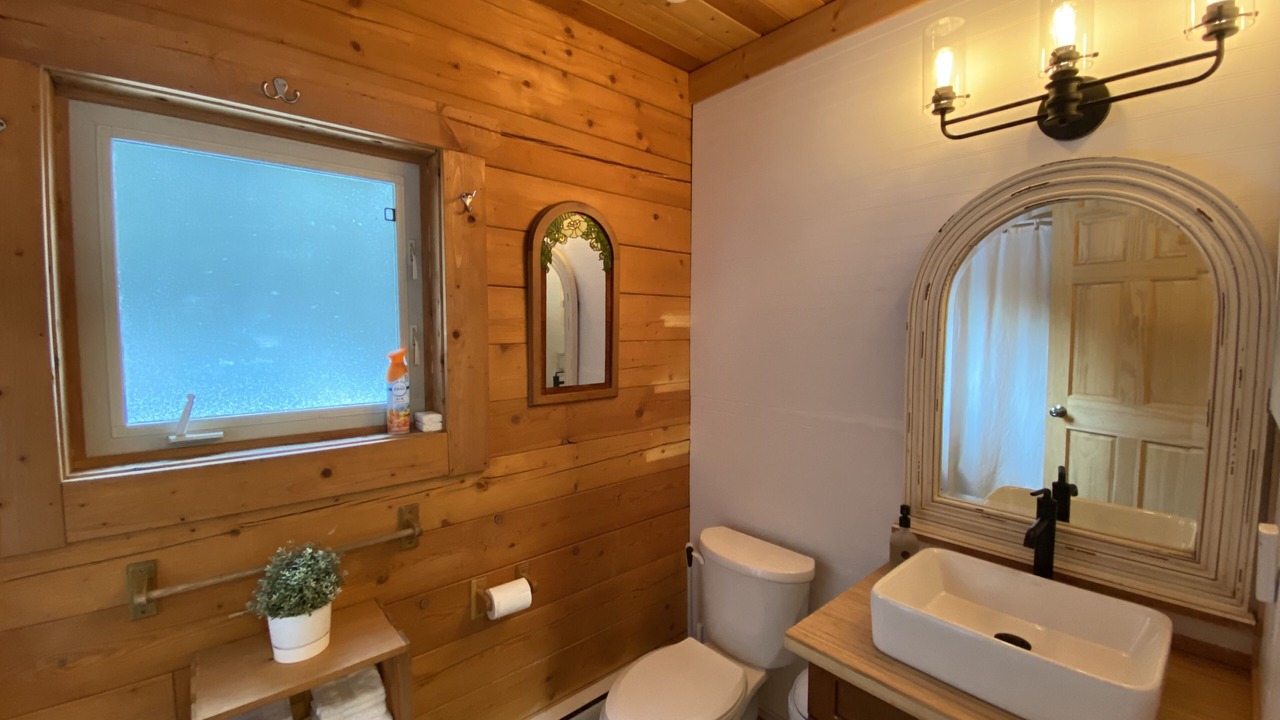 Photo of Bathroom in Malakwa