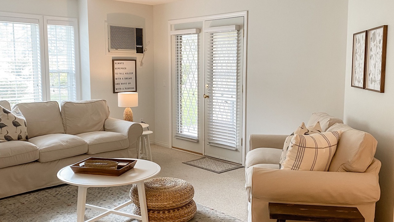Photo of Livingroom in Okanagan-Similkameen