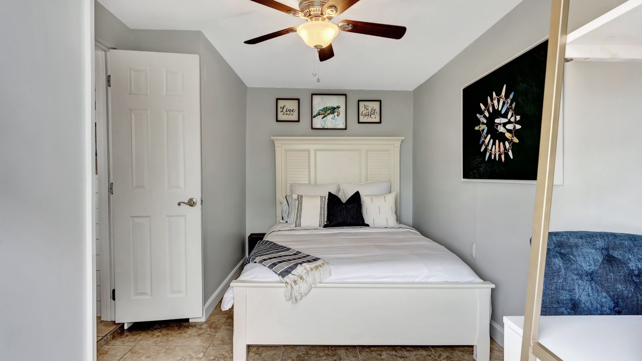 Photo of Bedroom in Briny Breezes