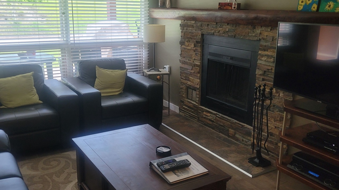 Photo of Livingroom in East Kootenay