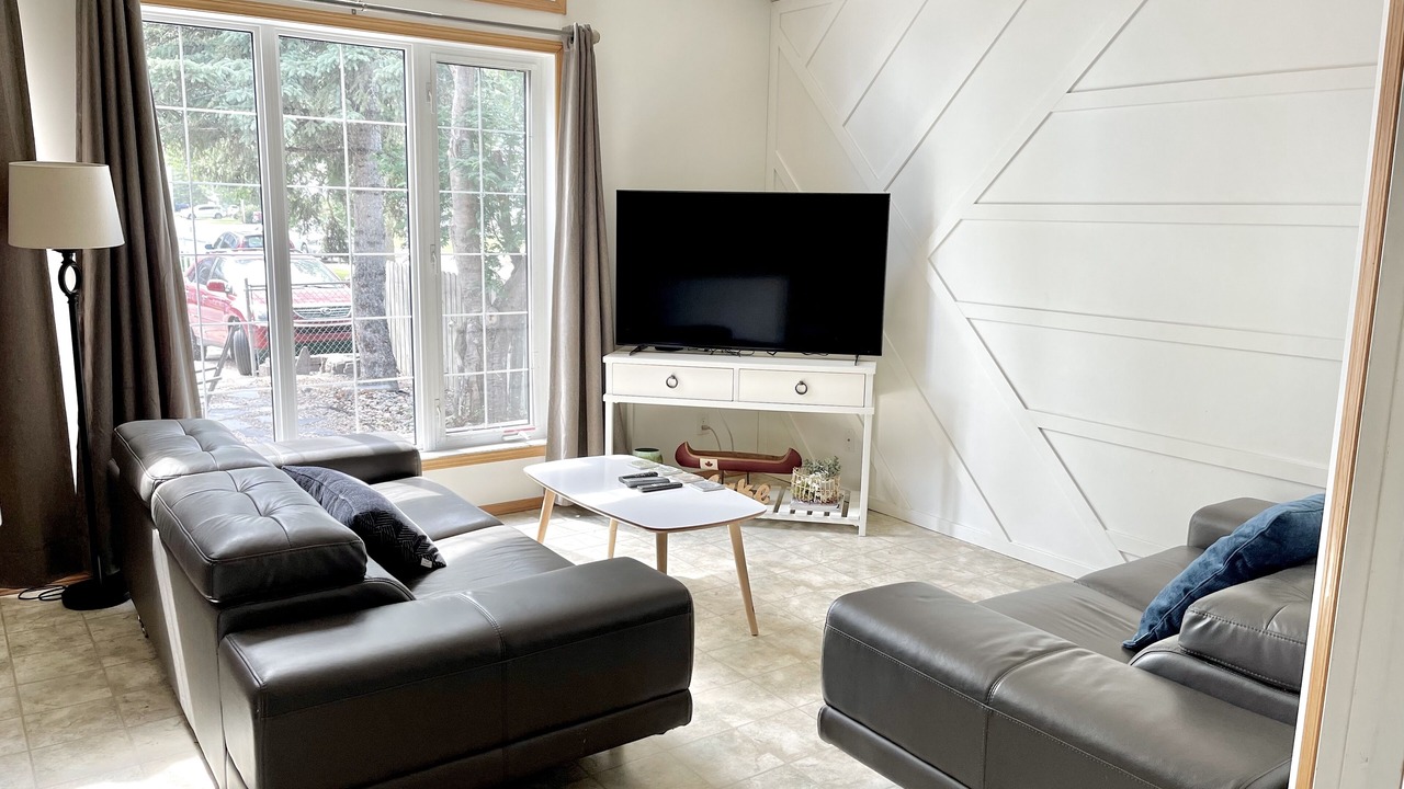 Photo of Livingroom in Sylvan Lake