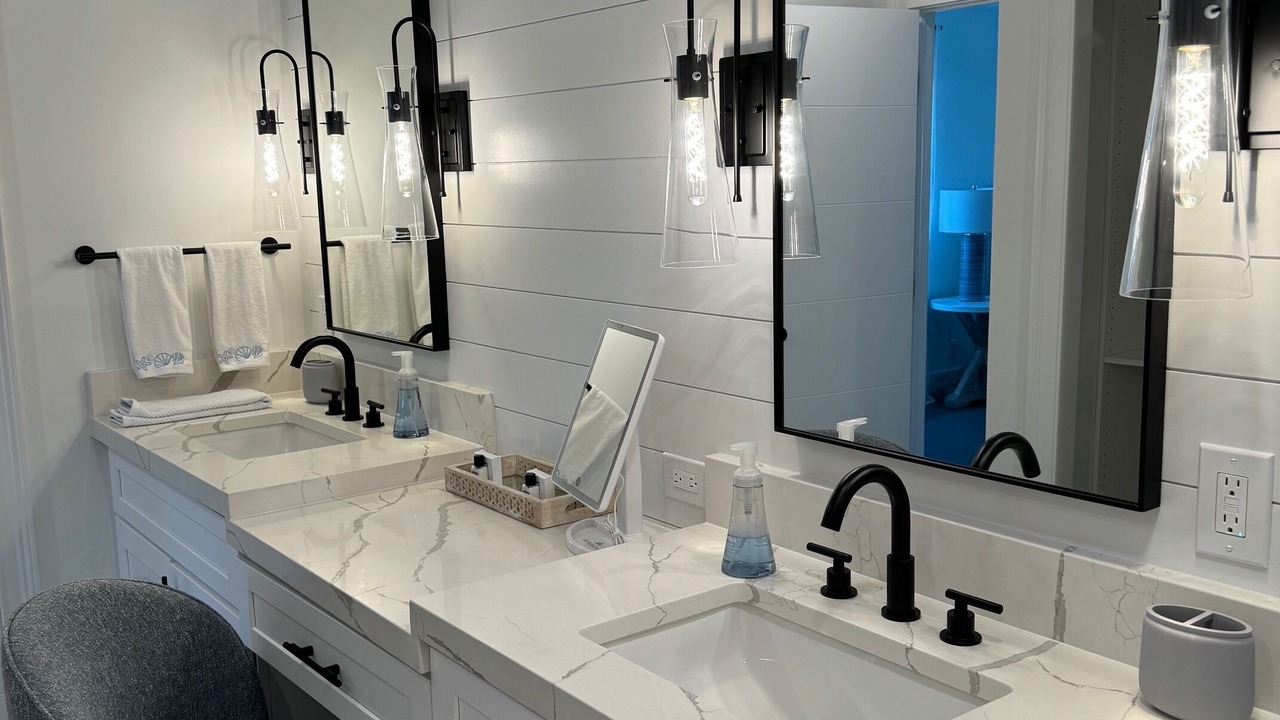 Photo of Bathroom in Jupiter Inlet Colony