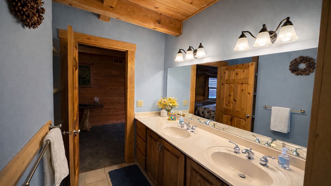 Photo of Bathroom in Homerville