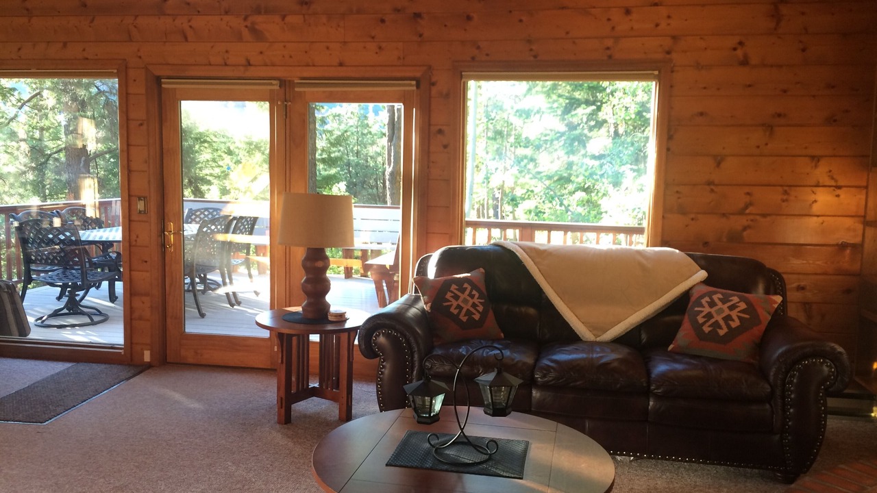 Photo of Livingroom in Idlewild Estates