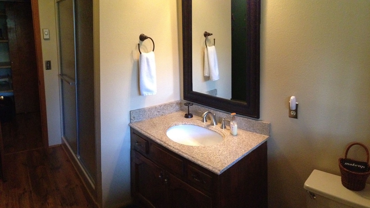 Photo of Bathroom in Idlewild Estates