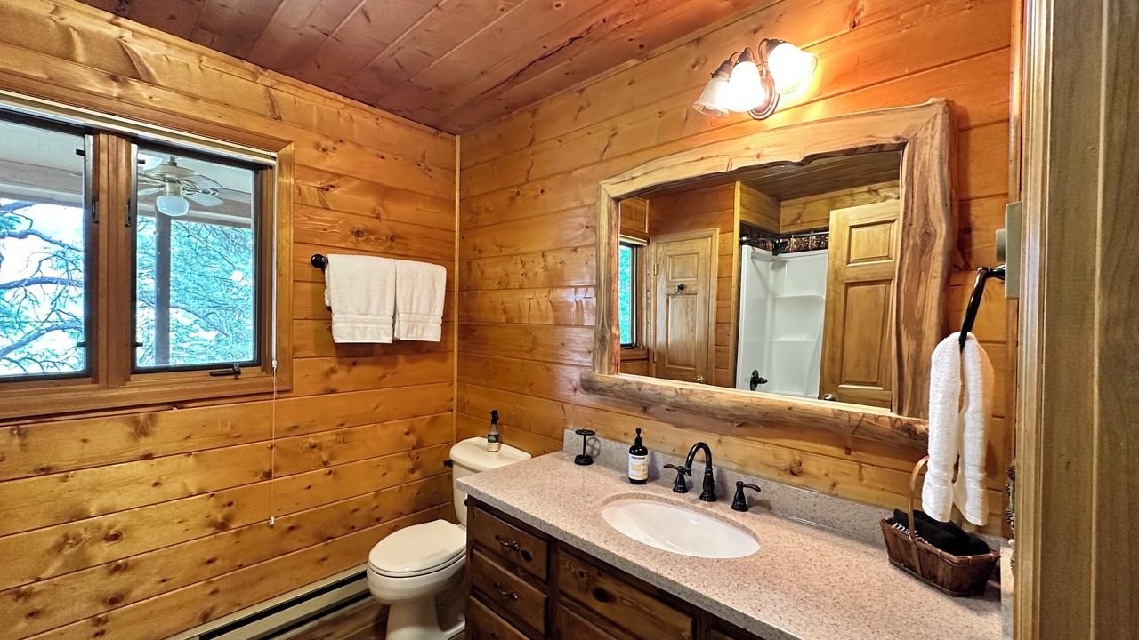 Photo of Bathroom in Idlewild Estates