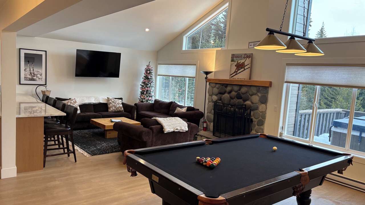 Photo of Livingroom in Snow Pine Estates