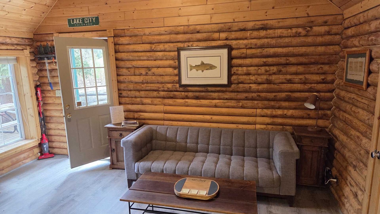 Photo of Livingroom in Lake City