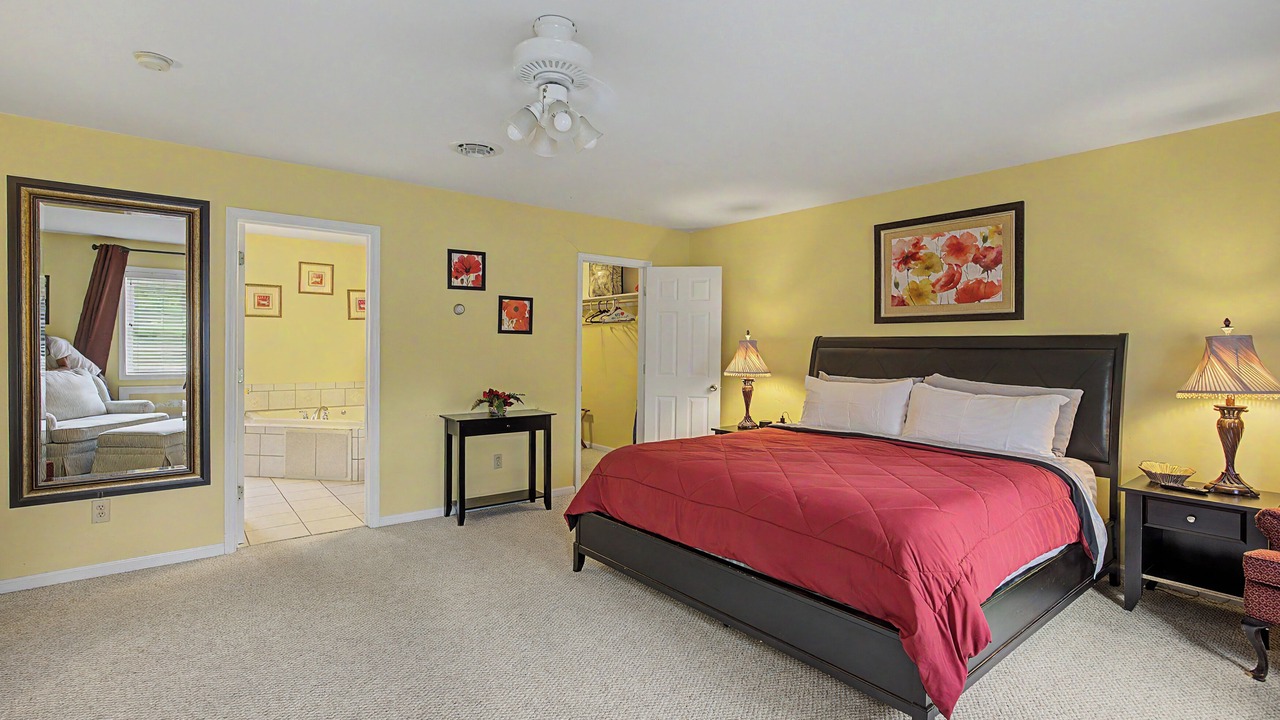 Photo of Bedroom in Warrensburg