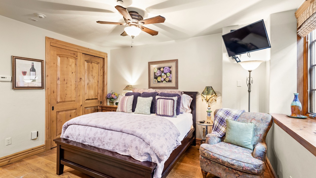 Photo of Bedroom in Aspen