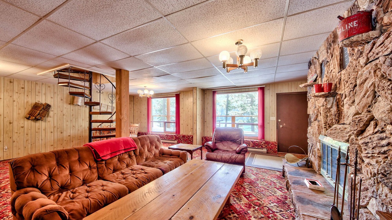 Photo of Livingroom in Kamloops