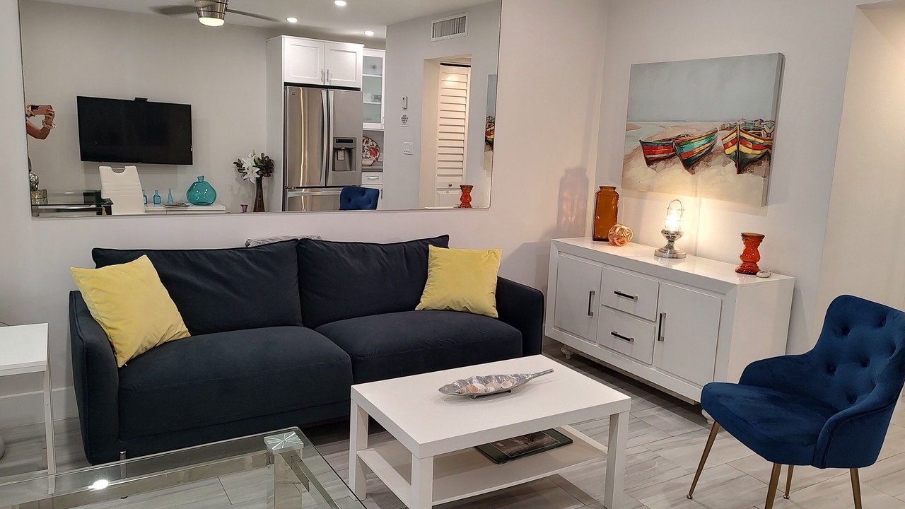 Photo of Livingroom in Harbor Village