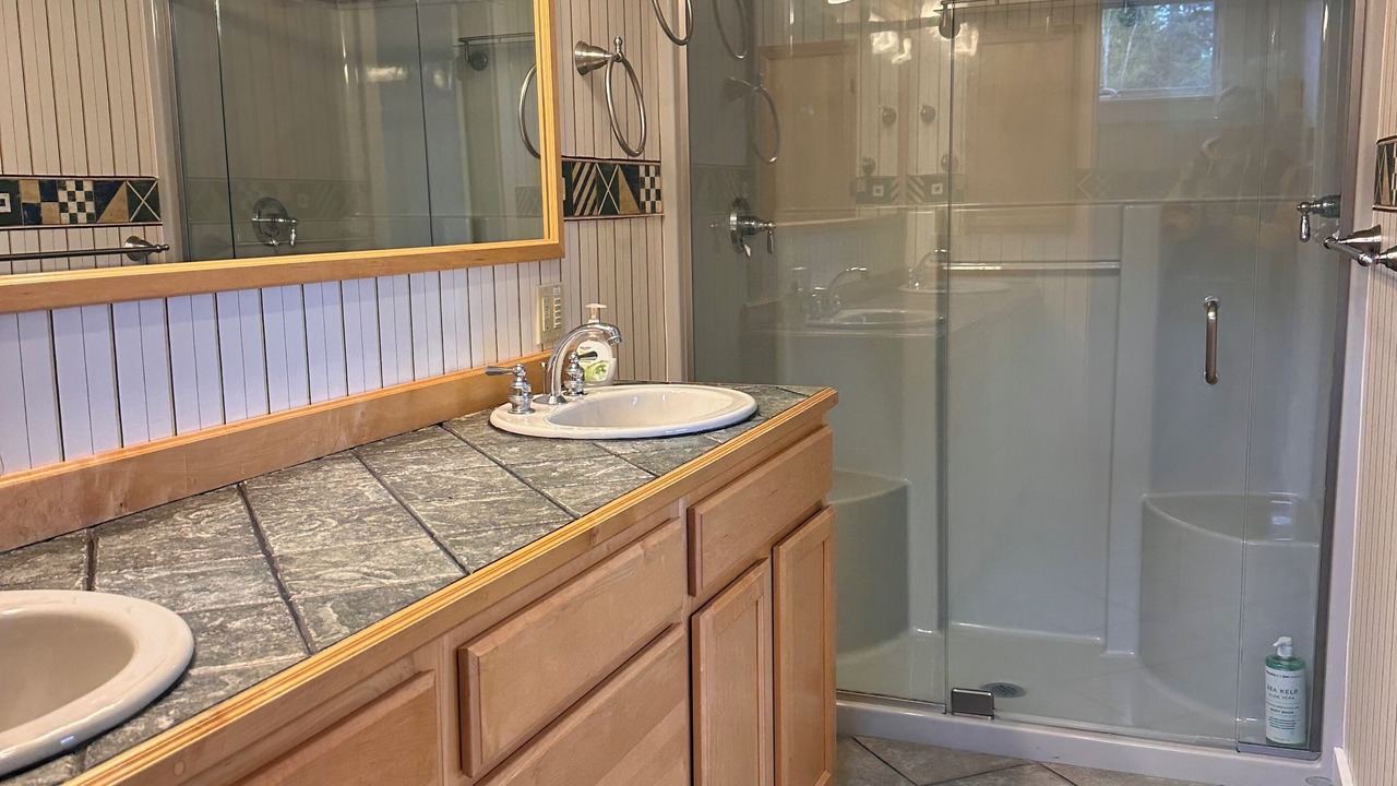 Photo of Bathroom in Tremont