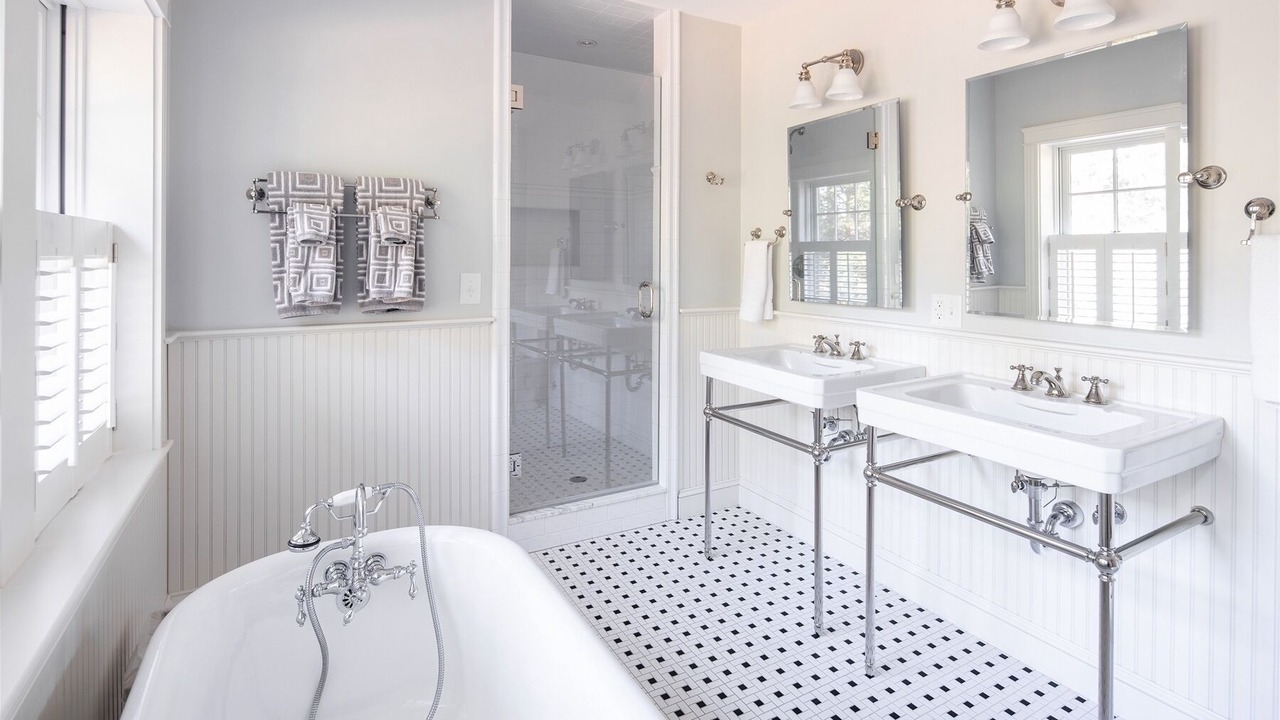 Photo of Bathroom in Sebago