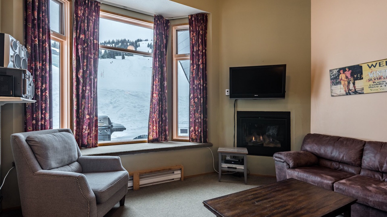 Photo of Livingroom in Silver Star Mountain