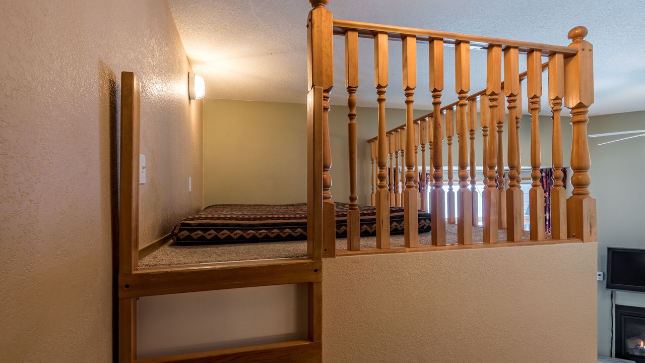 Photo of Bedroom in Silver Star Mountain