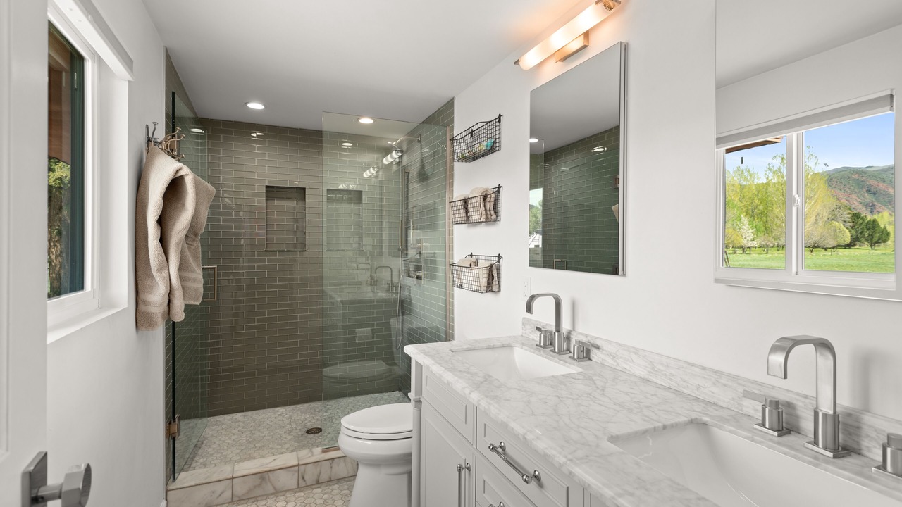 Photo of Bathroom in Basalt