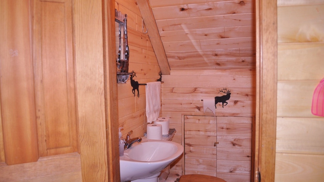 Photo of Bathroom in Red River