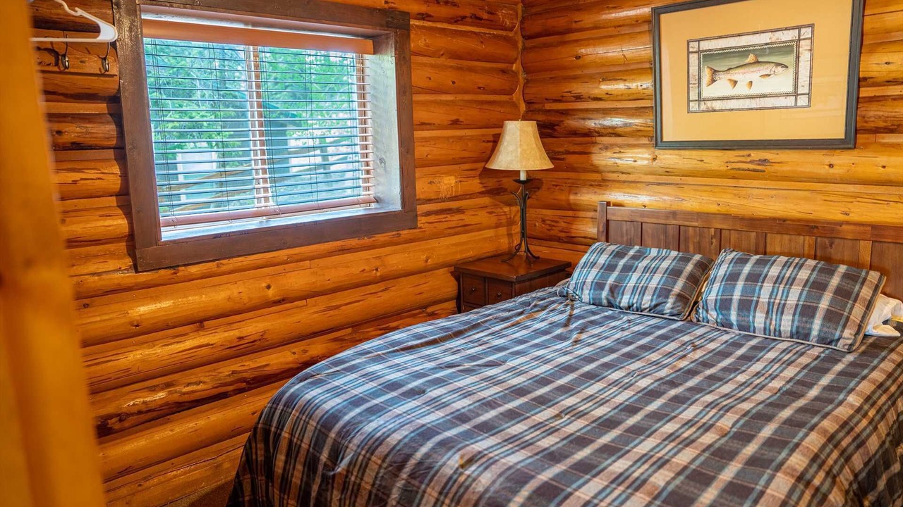 Photo of Bedroom in Lake City