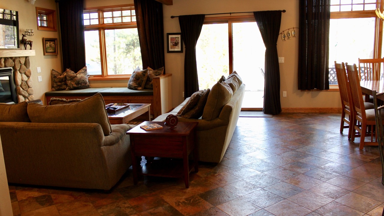 Photo of Livingroom in Grand Lake