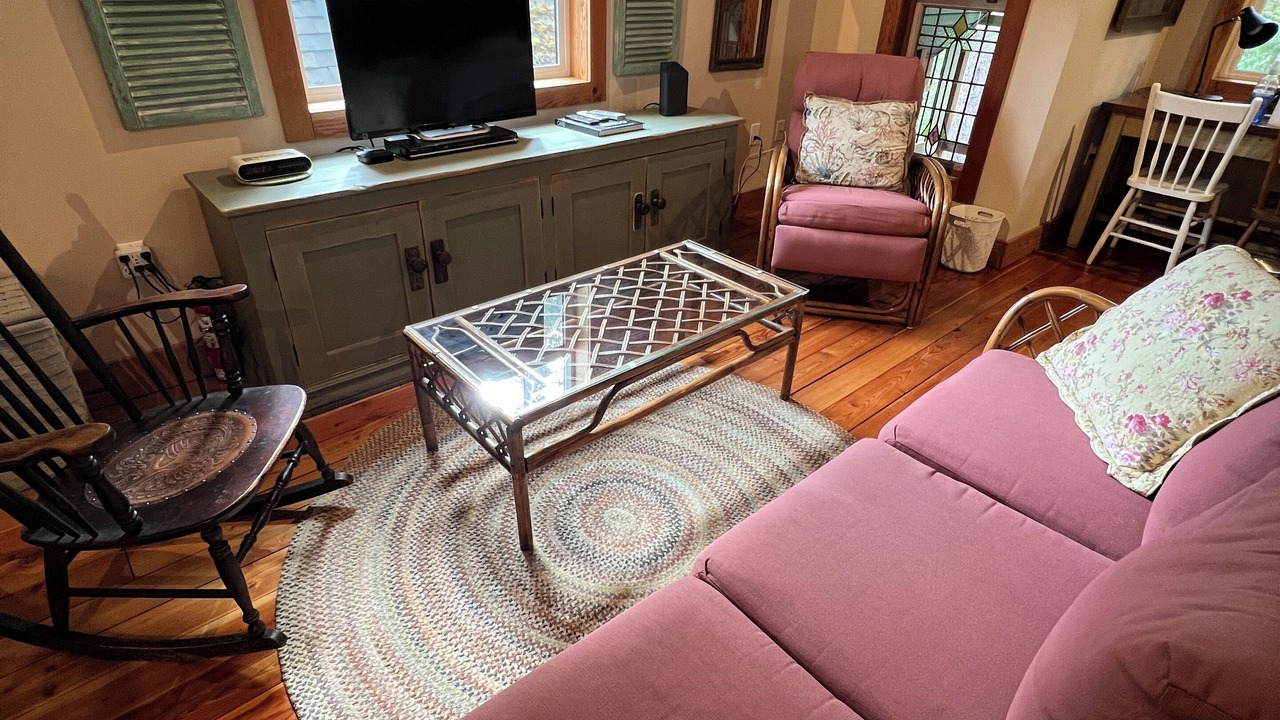 Photo of Livingroom in Shawnigan Lake