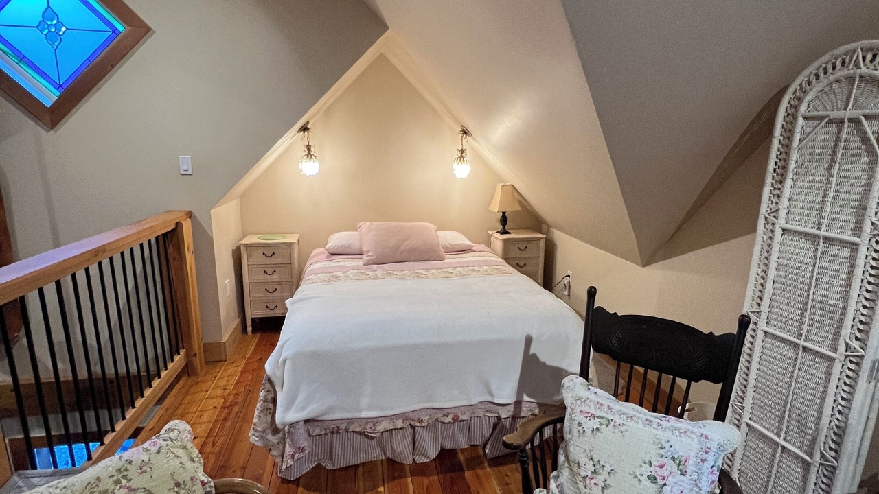 Photo of Bedroom in Shawnigan Lake