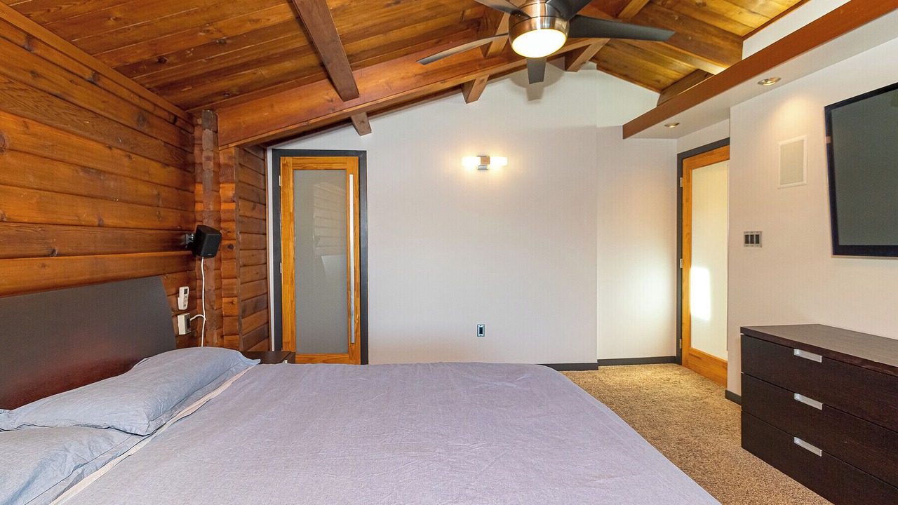 Photo of Bedroom in Shawnigan Lake