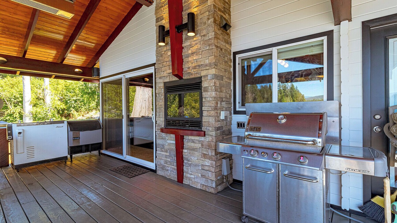 Photo of Patio Balcony in Shawnigan Lake