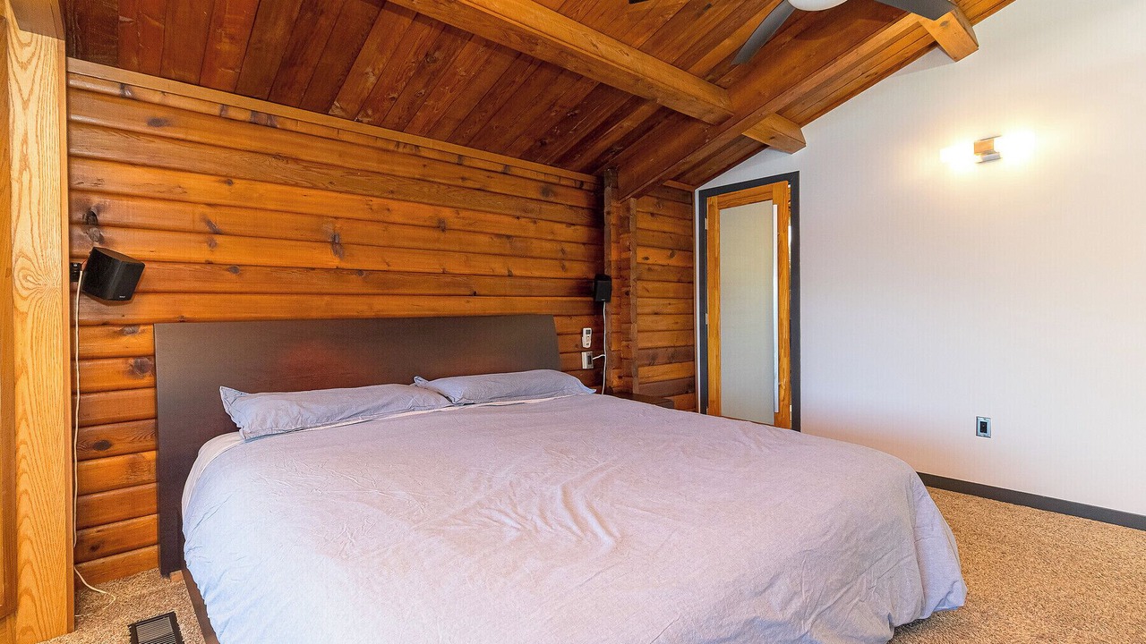 Photo of Bedroom in Shawnigan Lake
