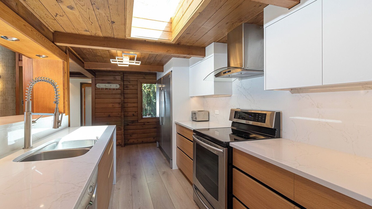 Photo of Kitchen in Shawnigan Lake