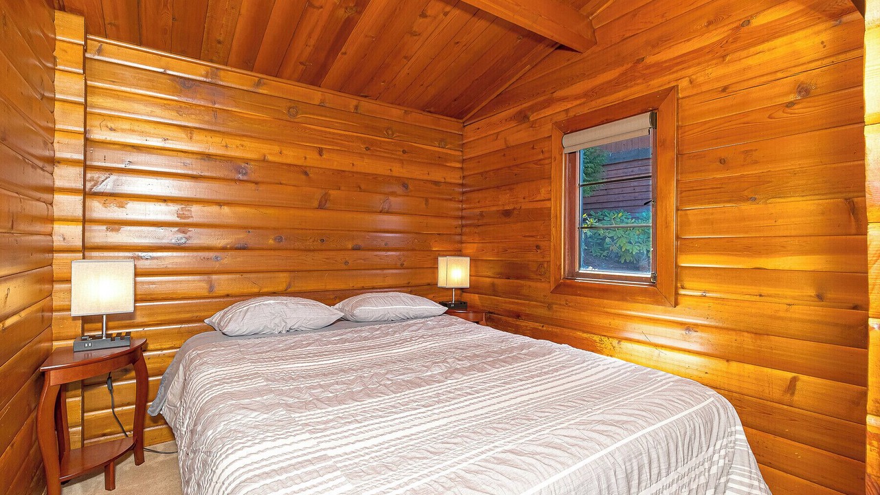 Photo of Bedroom in Shawnigan Lake