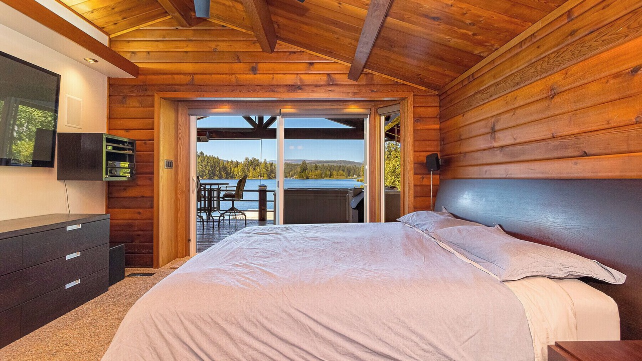 Photo of Bedroom in Shawnigan Lake