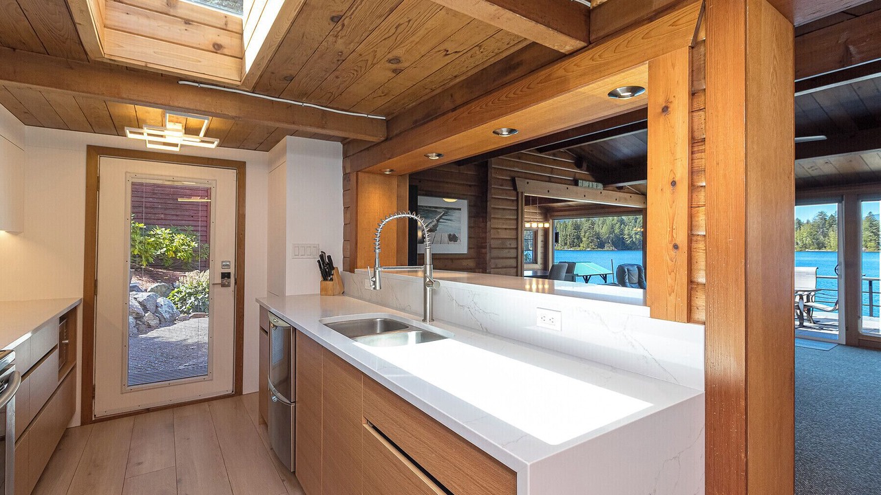 Photo of Kitchen in Shawnigan Lake
