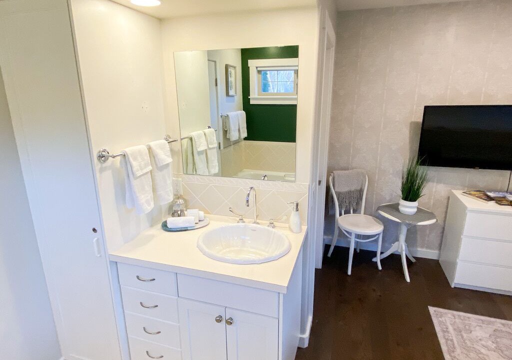 Photo of Bathroom in Okanagan-Similkameen