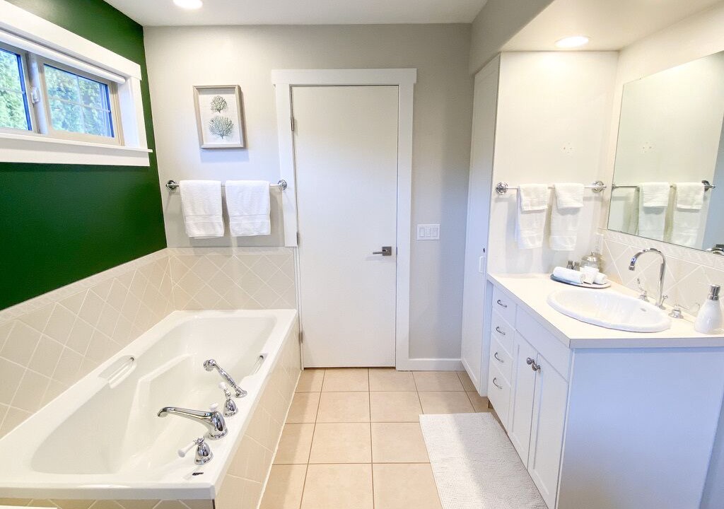 Photo of Bathroom in Okanagan-Similkameen