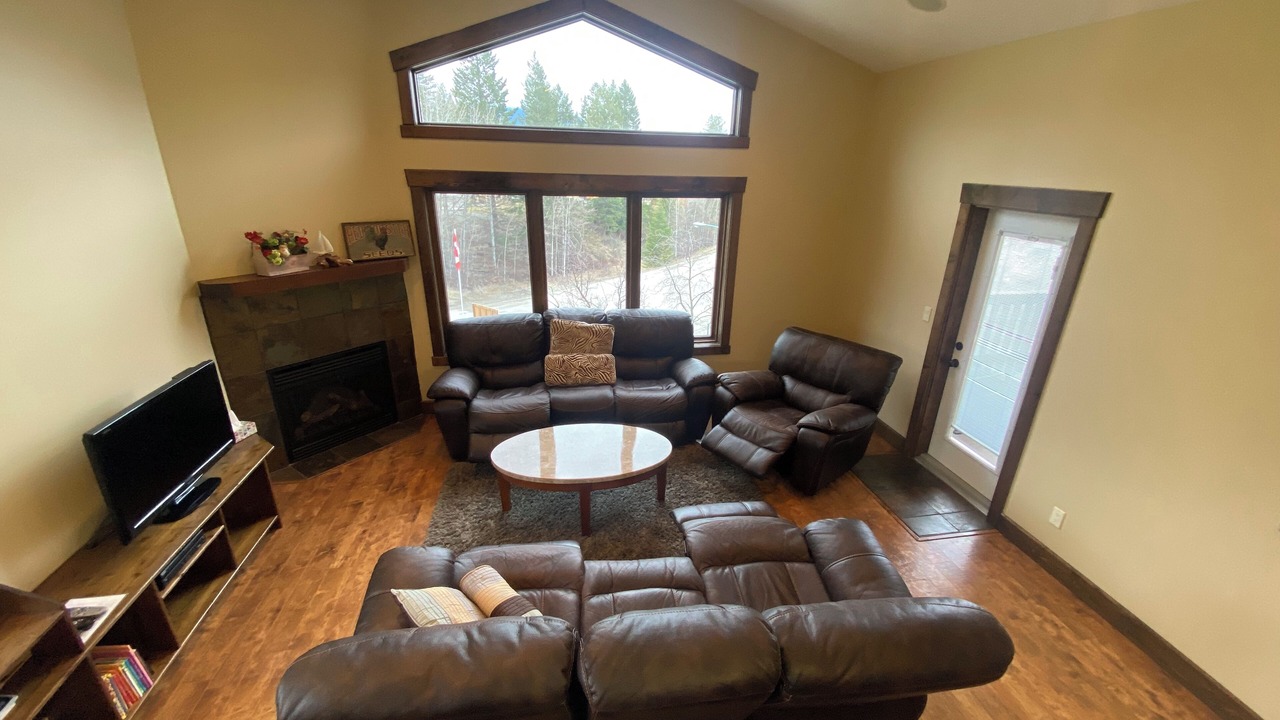 Photo of Livingroom in East Kootenay