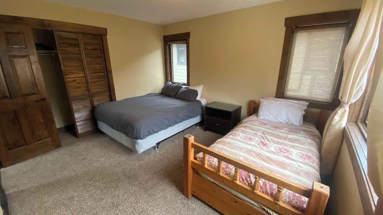 Photo of Bedroom in East Kootenay