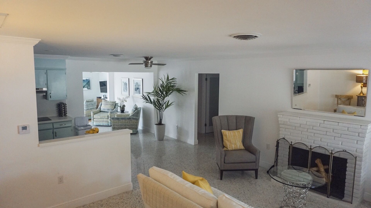 Photo of Livingroom in Juno Beach
