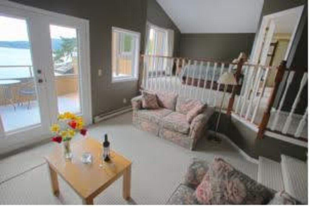 Photo of Livingroom in Mayne Island