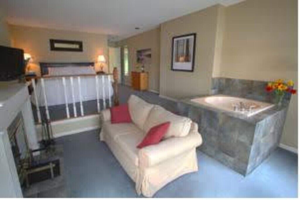 Photo of Livingroom in Mayne Island
