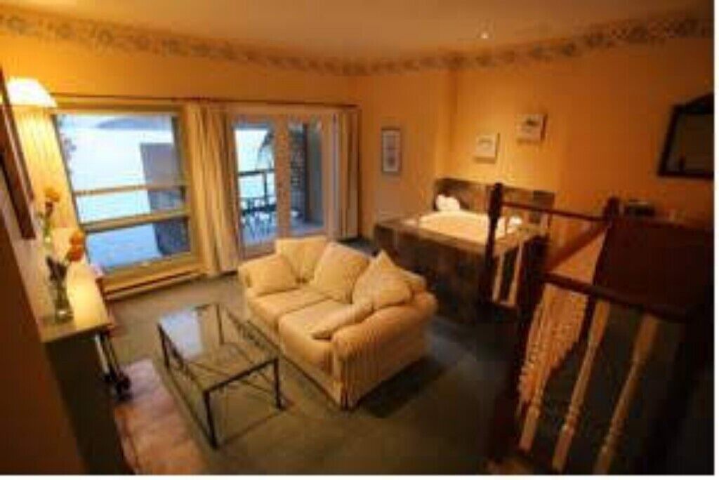 Photo of Livingroom in Mayne Island