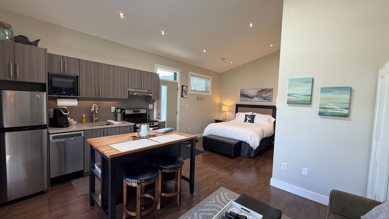 Photo of Bedroom in Port Renfrew