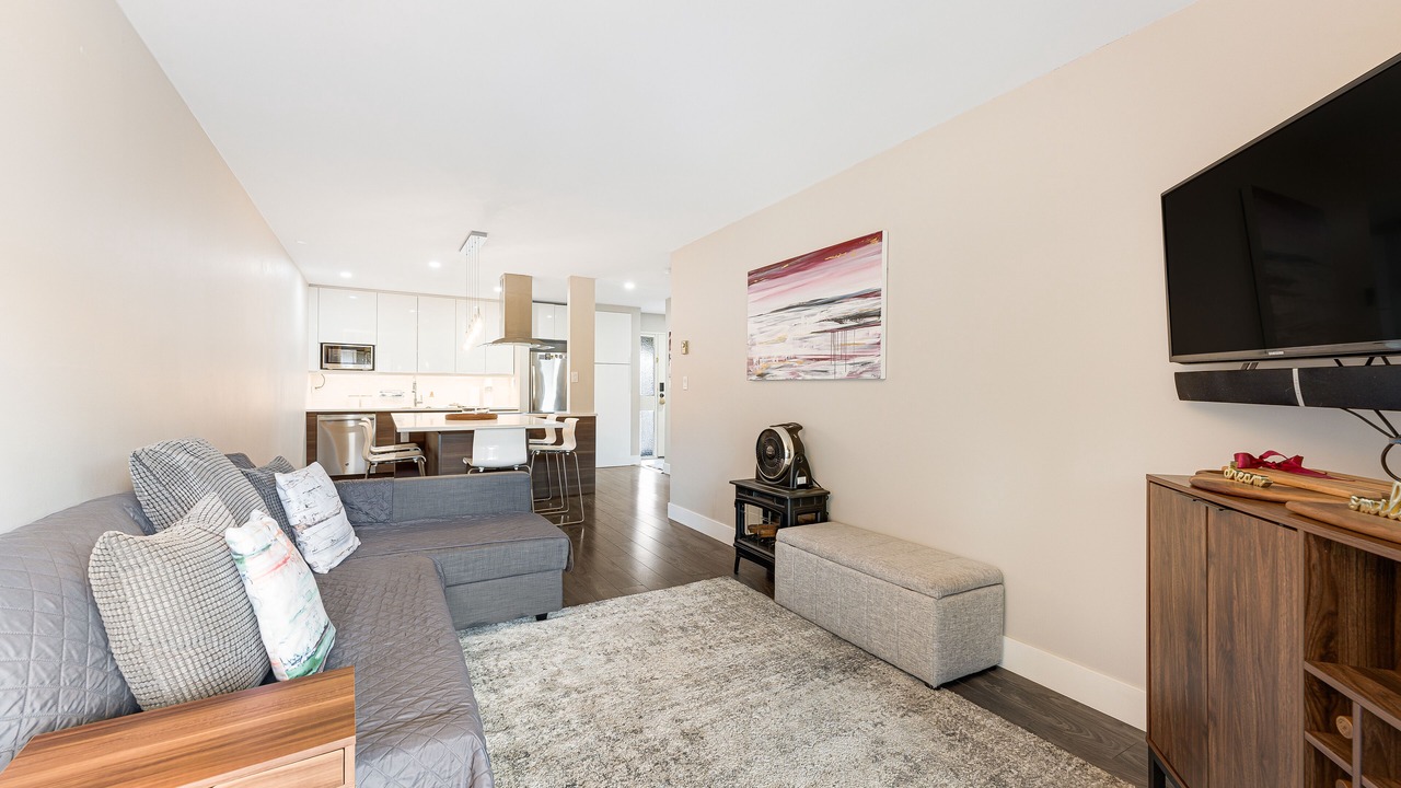 Photo of Livingroom in Lower Lonsdale
