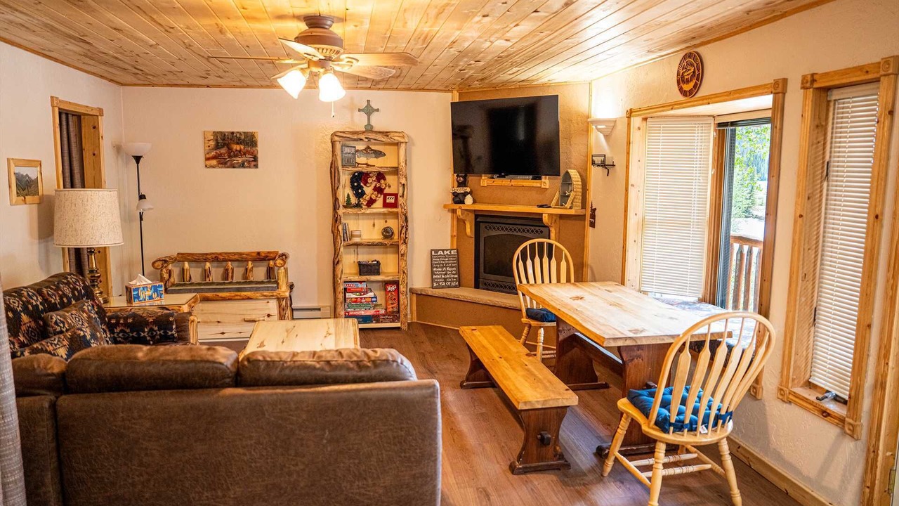 Photo of Livingroom in Lake City