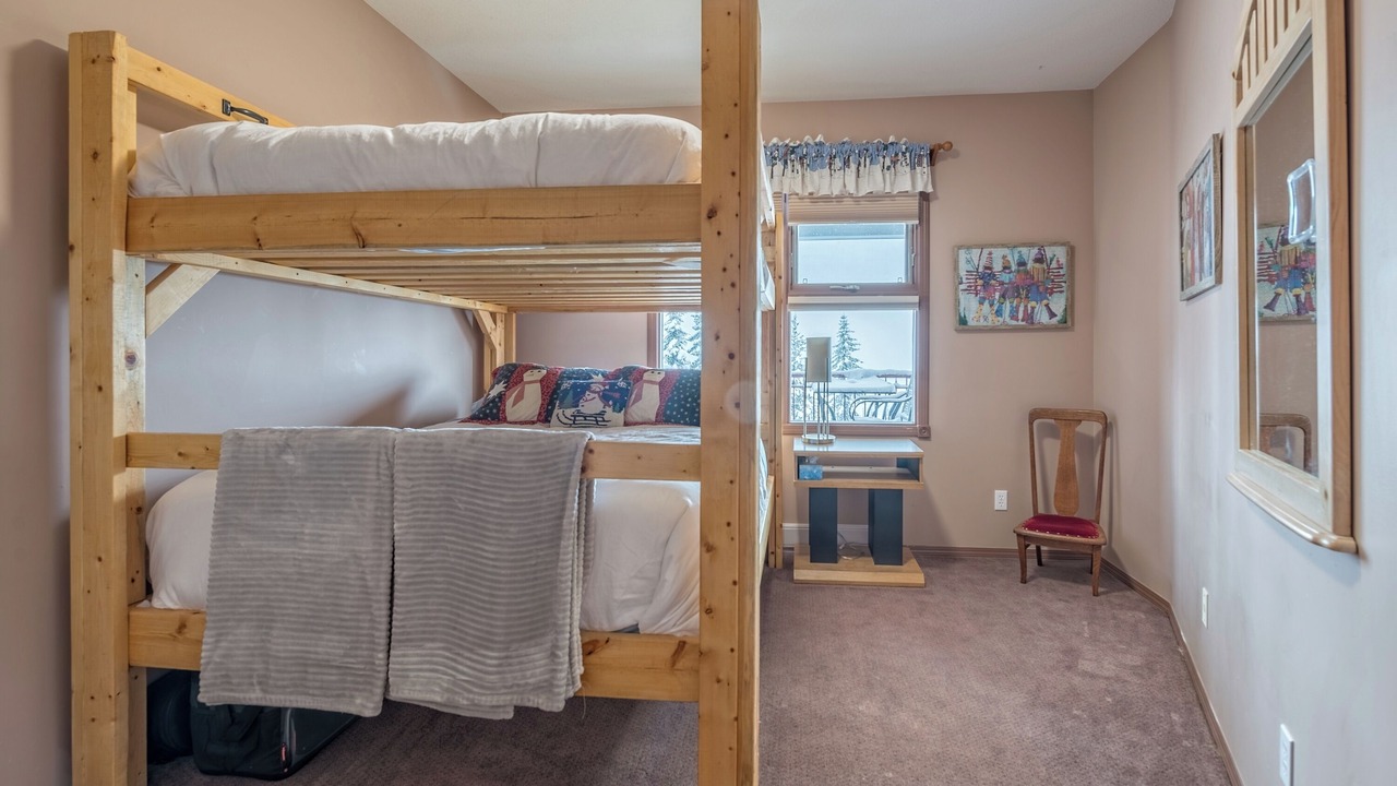 Photo of Bedroom in Silver Star Mountain