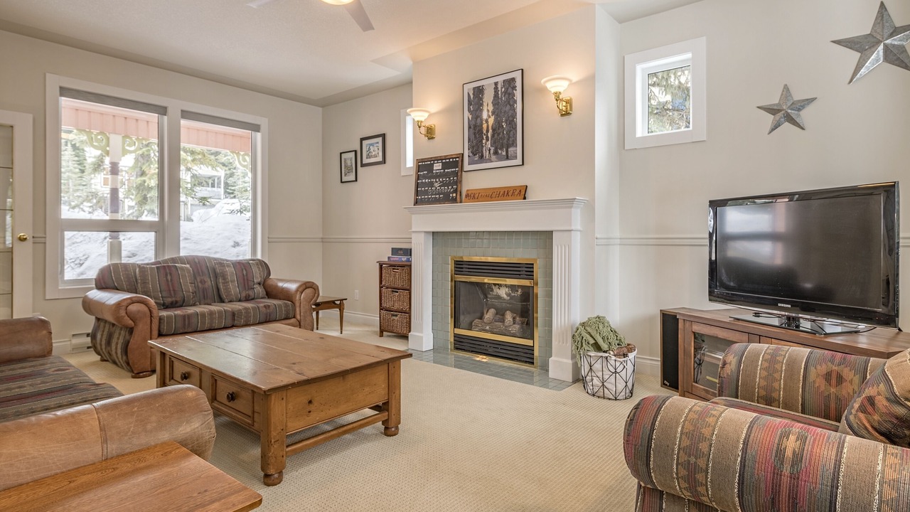 Photo of Livingroom in Silver Star Mountain