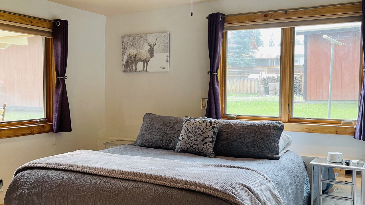 Photo of Bedroom in Lake City