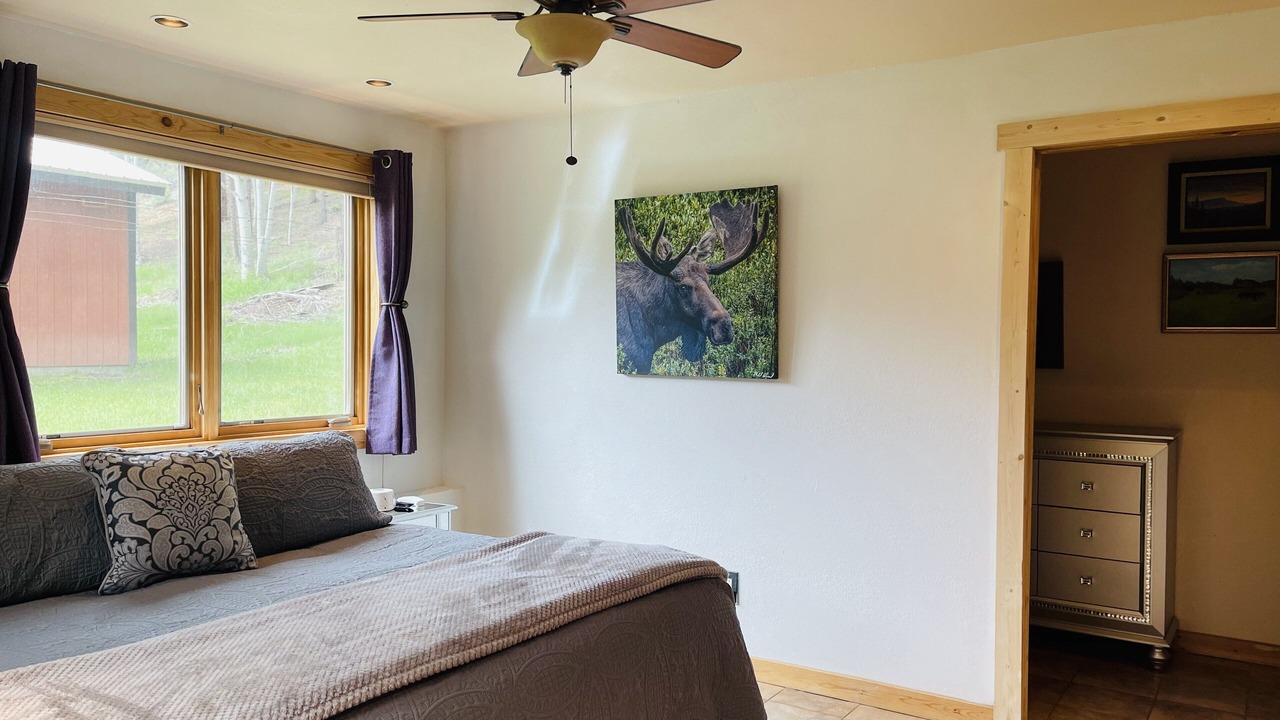 Photo of Bedroom in Lake City