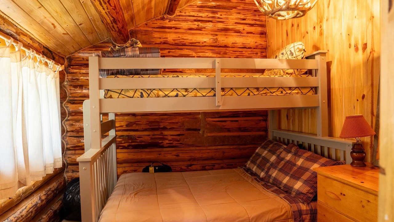 Photo of Bedroom in Lake City