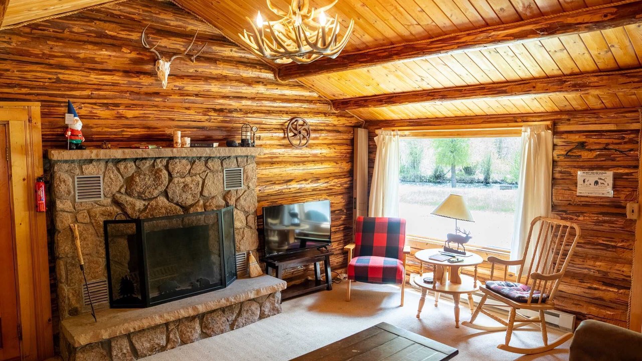 Photo of Livingroom in Lake City